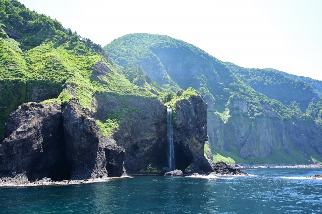 知床のいくらが食べたくなるような知床半島の海の景色